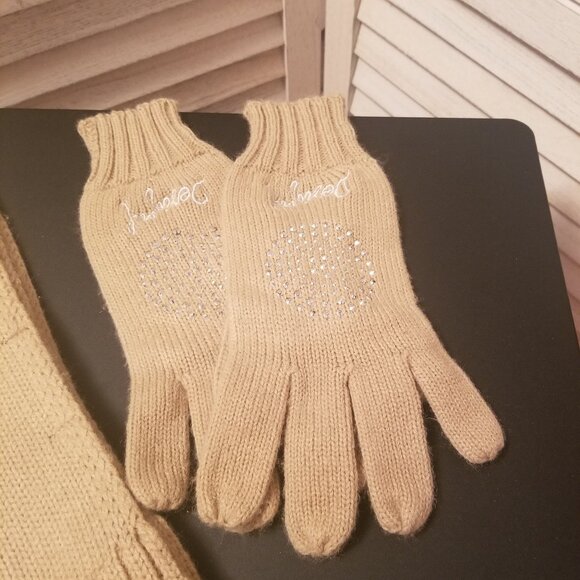 Glove and scarf set - Picture 3 of 5